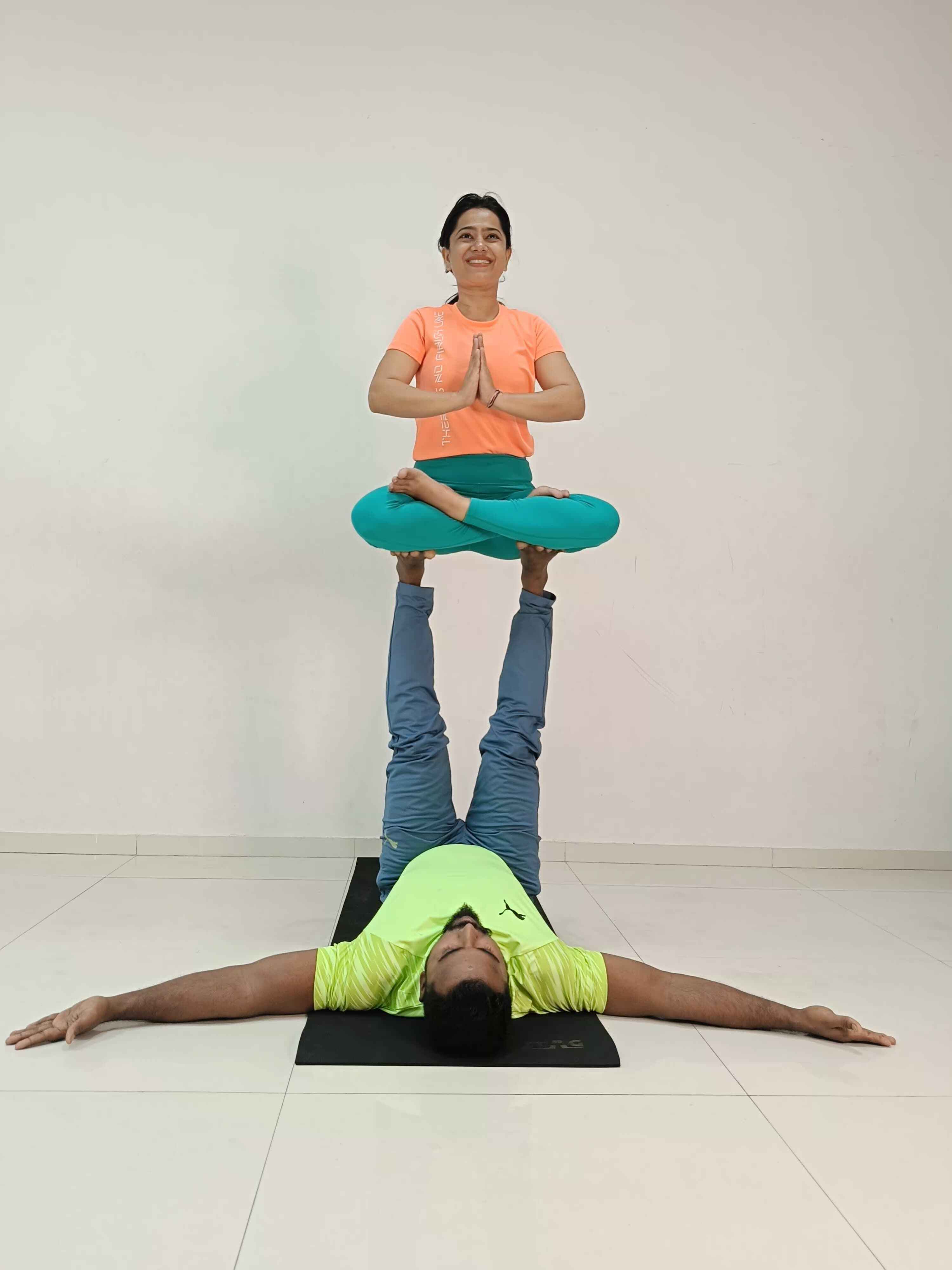 Acro 4